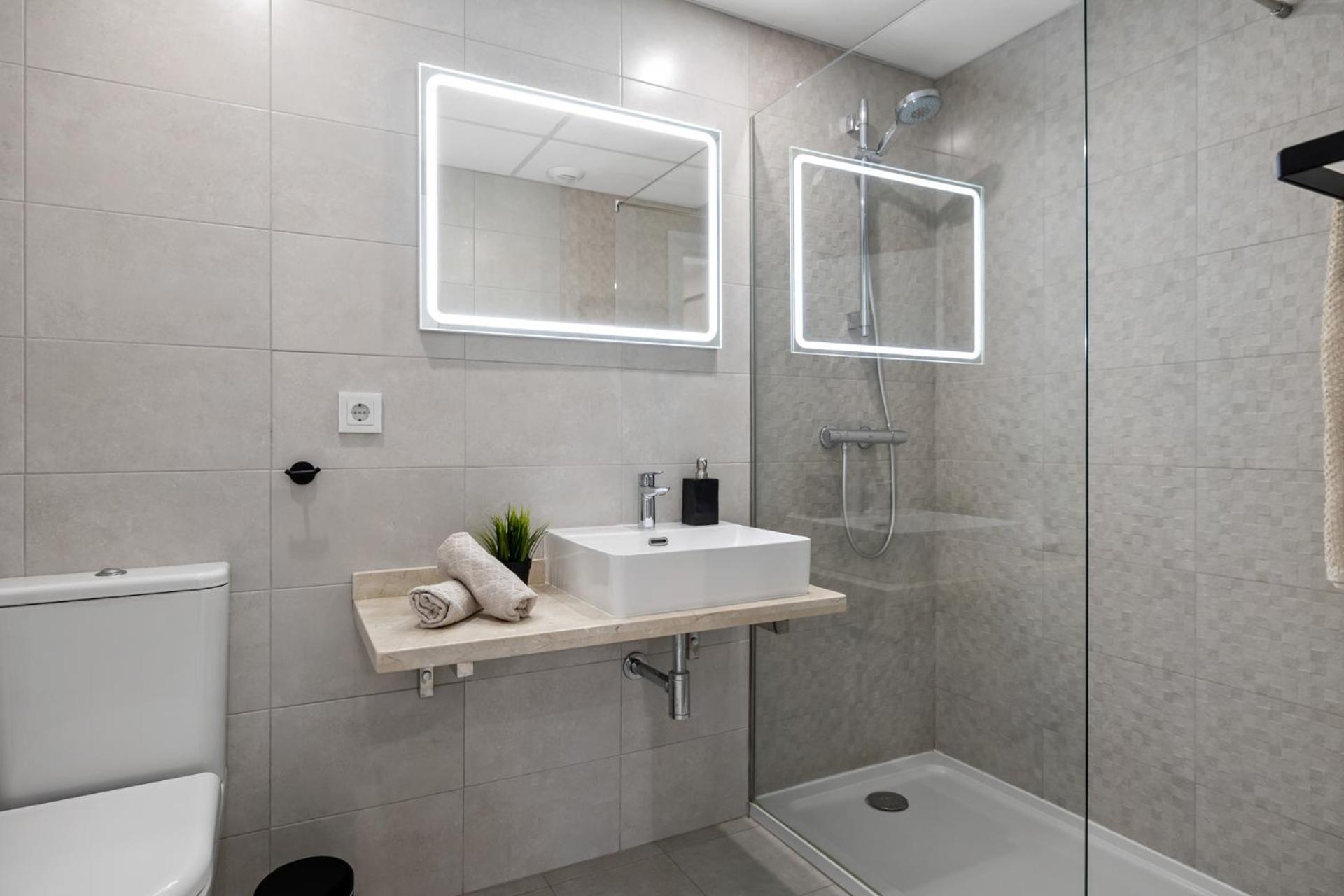 Luxury New Apartment City Center Estepona - Private Parking Exterior photo